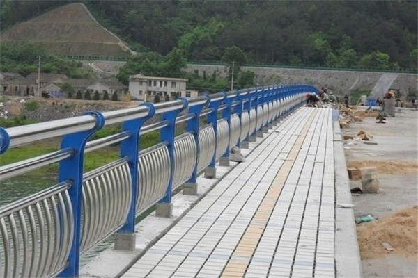天津不锈钢桥梁灯光护栏
