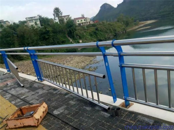 天津不锈钢复合管护栏是一种卓越的防护材料