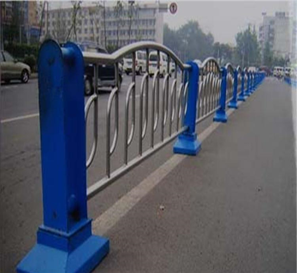 天津不锈钢防撞栏杆生产制造工艺